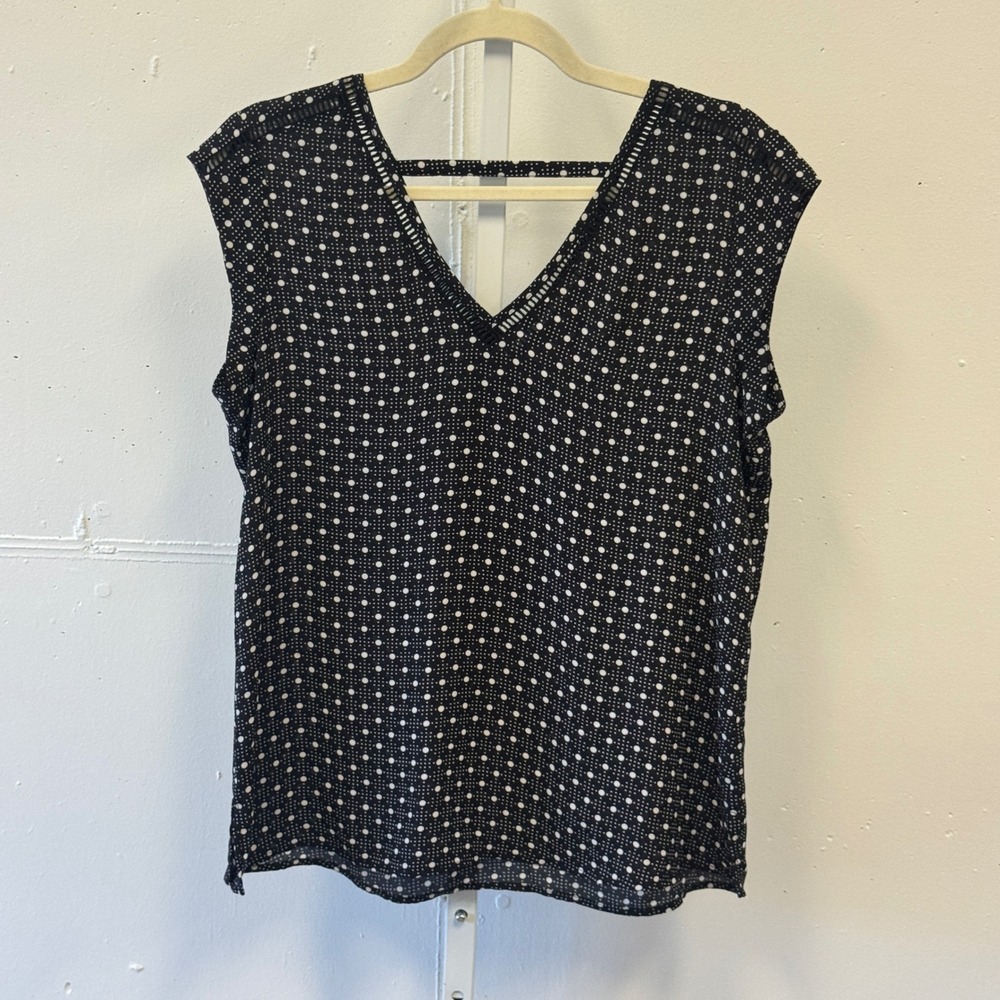 DR2 by Daniel Rainn Polka Dot V-Neck Blouse Black White Small DR19572PR1 Office